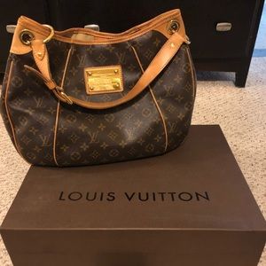 💯% Authentic Louis Vuitton PM Galliera